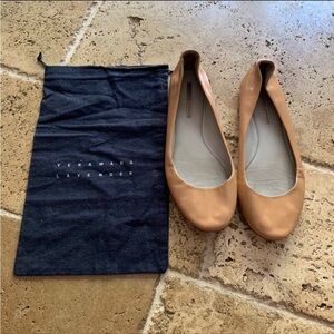 Vera Wang Lavender Patent Leather Ballet Flat Nude Tan 9